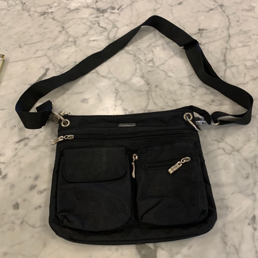 Baggallini black nylon
